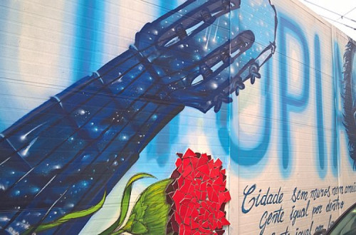 Graffiti comemorativo da obra de José Afonso.