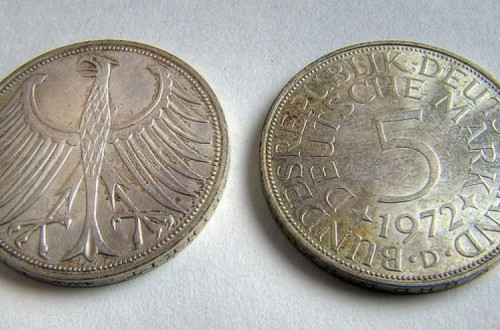 O euro#2 seria a moeda da Alemanha e dos países do Norte e poderia ser visto como a ressurreição do Deutsche Mark. 