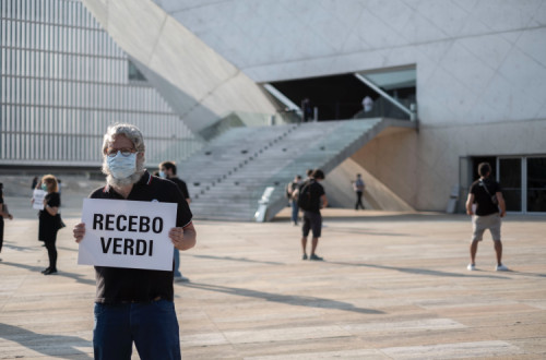 Foto de Precários Inflexíveis/Facebook