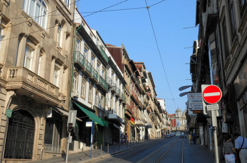 Rua 31 de Janeiro no Porto. Foto de Manuel de Sousa/Wikimedia Commons.
