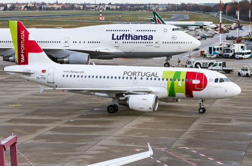 Aviões da TAP e da Lufthansa no aeroporto de Tegel. Berlim, 2017.