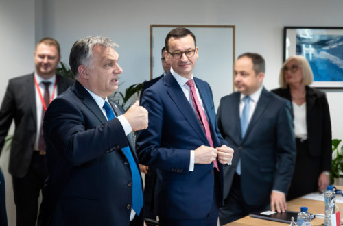 Viktor Orbán e Mateusz Morawiecki