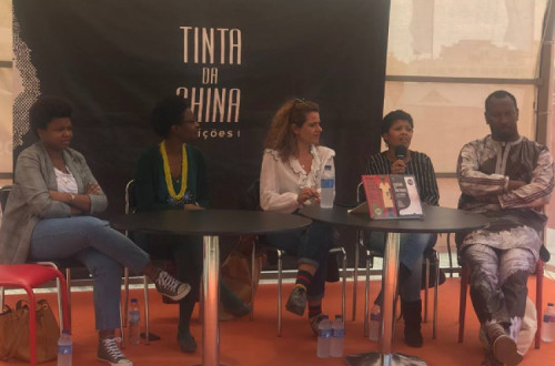 Debate na feira do livro, foto de Bárbara Bulhosa (da sua página no facebook)