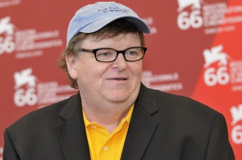 Michael Moore: "Esse palhaço desprezível, ignorante e perigoso, esse sociopata será o próximo presidente dos Estados Unidos. Presidente Trump"