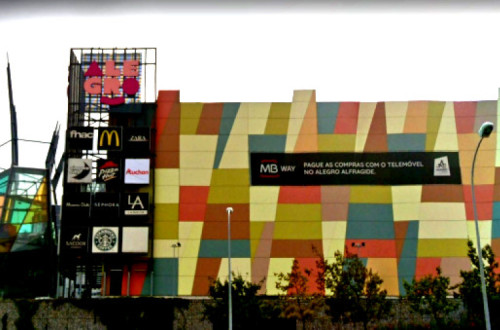 Centro Comercial Alegro em Alfragide. Foto CGTP.
