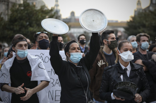 Manifestação nos Aliados pelo apoio à hotelaria, restauração, arte e cultura
