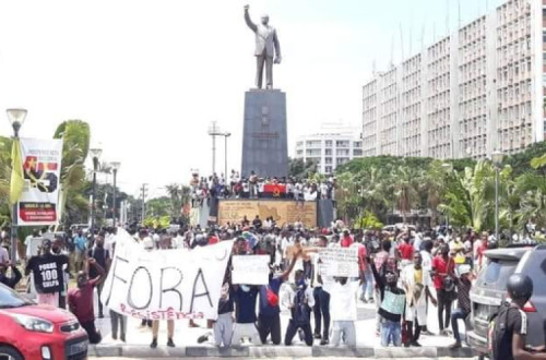 Manifestação de 10 de dezembro em Luanda - foto de ativistas publicada no facebook