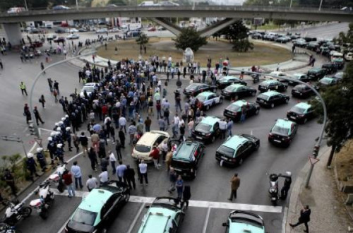 Taxistas não desmobilizam e continuam em protesto “por tempo indeterminado”