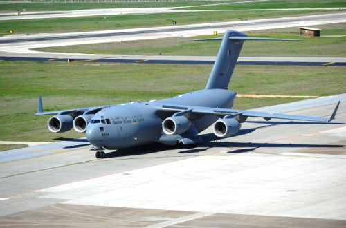 C-17 da força aérea do Qatar. Foto por Clayton Lenhardt, U.S. Air Force. Wikimmedia Commons.