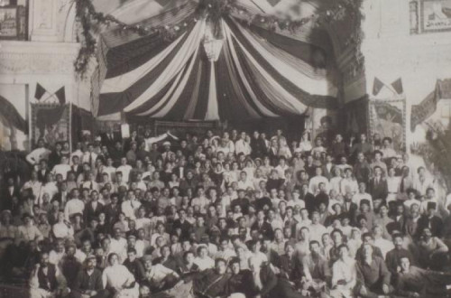 Fotografia de participantes no congresso de Baku.