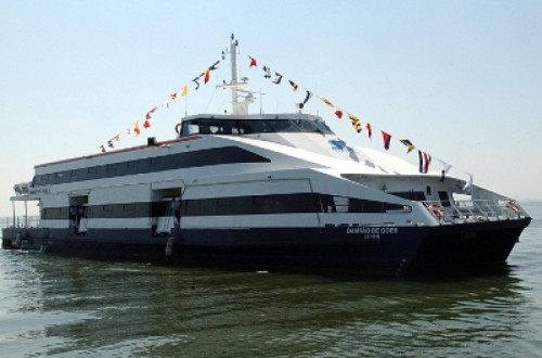 Trabalhadores da Soflusa fazem greve contra a perseguição aos mestres dos barcos