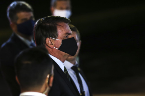 Jair Bolsonaro de máscara. Foto de Marcello Casal Jr/Agência Brasil.