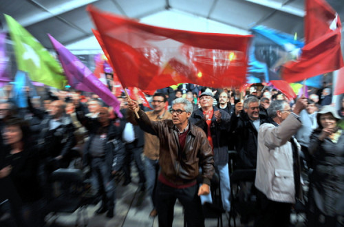 Grande animação no comício em Braga. Foto de Paulete Matos