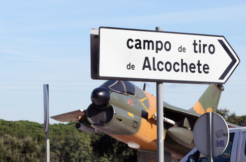 “Face a todos os argumentos que têm sido utilizados contra a solução Portela+Montijo, e perante a ausência de medidas concretas sobre o futuro da gestão aeroportuária da região de Lisboa, o Governo não deve descartar os estudos que já foram aprovados e que continuam em vigor”, argumentam os deputados.