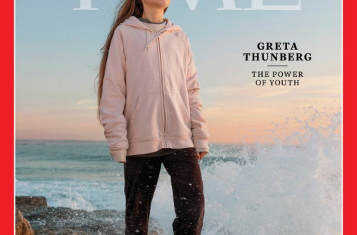 Greta Thunberg foi fotografada na Praia da Cruz Quebrada para a capa da Time.