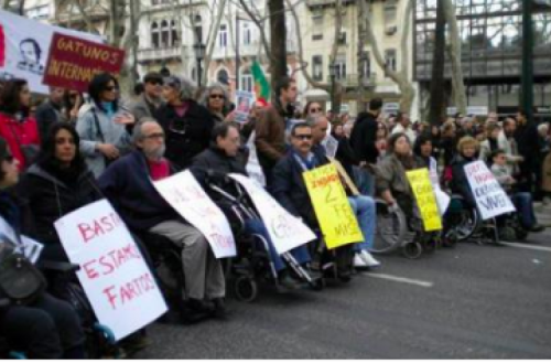 Foto retirada da página (d)Eficientes Indignados no facebook