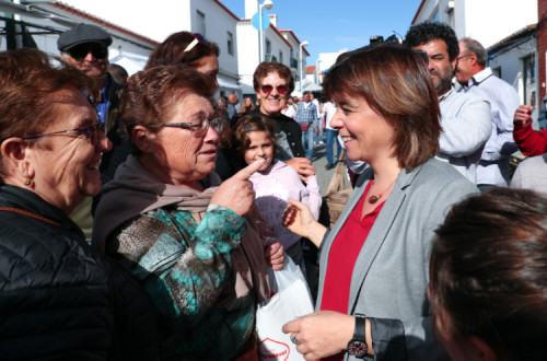 Catarina Martins visitou a feira de Castro Verde - Foto de Nuno Veiga/Lusa