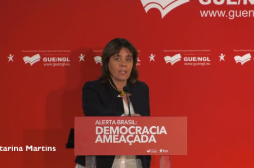 Catarina Martins elogiou a “coragem a quem no Brasil ao repto de que têm que escolher o exílio ou a prisão, diz que escolhe as ruas, como Guilherme Boulos”