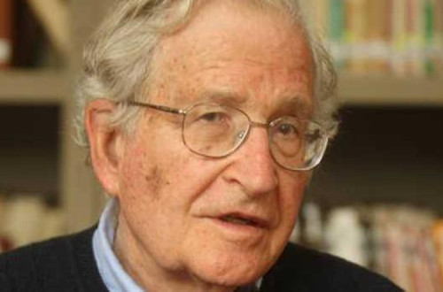 “O resultado [das eleições nos EUA] entrega o controle total do Executivo, do Congresso e do Supremo Tribunal nas mãos do Partido Republicano, que se tornou na organização mais perigosa da história mundial”, realça Chomsky