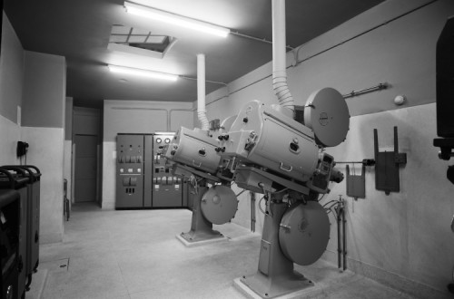 Cine-teatro Império. Foto via Biblioteca de Arte Gulbenkian/Flickr.