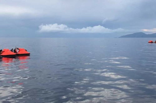 Migrantes postos à deriva entre Grécia e Turquia