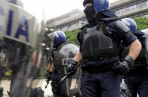 Agentes da PSP. Foto da CGTP.