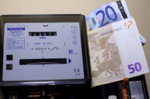 O grupo de trabalho entre o Bloco e o PS recomenda um primeiro conjunto de medidas para a redução da fatura elétrica