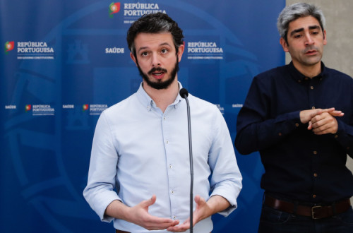 “A saúde pública é determinada também - e se calhar principalmente - por um contexto socioeconómico”, alertou Moisés Ferreira.