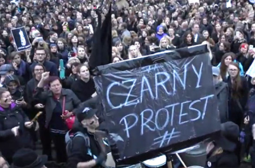 Protesto na Polónia na passada segunda-feira contra a proibição do aborto.