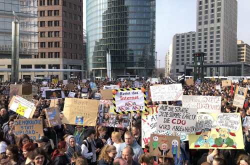Protesto em Berlim, 23 de março de 2019 – foto retirada do twitter D3 Direitos Digitais