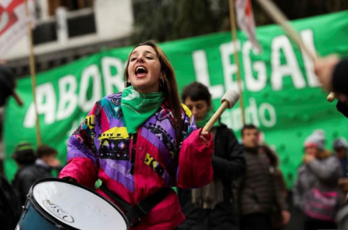 A mobilização pela despenalização do aborto cresce na Argentina, embalada pelo movimento “Ni Una a Menos”