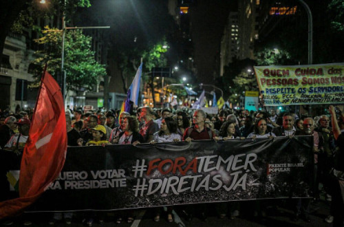 Manifestações exigem "Diretas Já"!