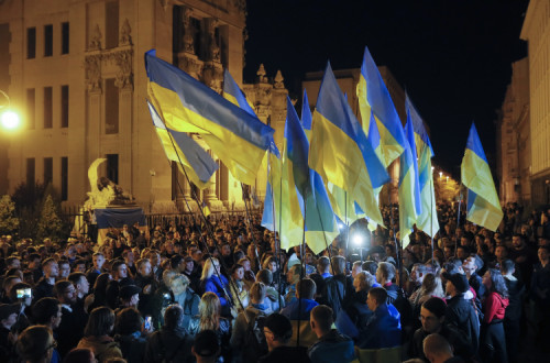 Manifestação de nacionalistas ucranianos contra o acordo com os separatistas. Outubro 2019.