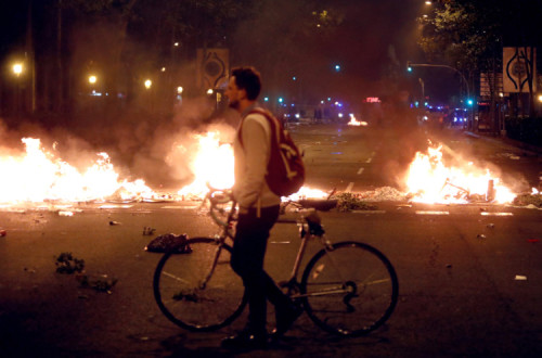 Barricada a arder em Barcelona