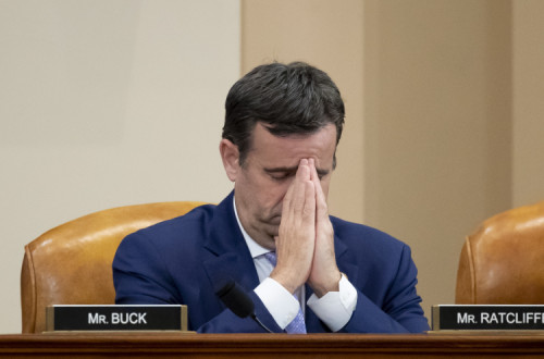 John Ratcliffe, responsável pelos serviços secretos norte-americanos e apoiante de Trump. Foto de MICHAEL REYNOLDS/EPA/Lusa.