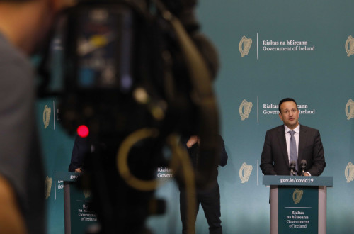 Conferência de imprensa do primeiro-ministro da Irlanda em funções, Leo Varadkar. Foto de LEON FARRELL/Pool/Lusa.