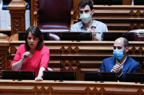 Catarina Martins no debate quinzenal desta quinta-feira.