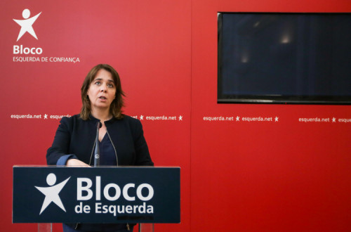 Catarina Martins em conferência de imprensa de apresentação do Manifesto pela Saúde. Maio de 2020. Foto de Nuno Fox/Lusa.