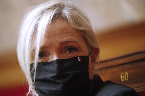 Marine Le Pen, líder do partido de extrema-direita União Nacional no parlamento francês. Foto de YOAN VALAT/EPA/Lusa.