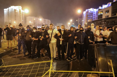 Manifestantes esta madrugada em Minsk, Bielorrússia.