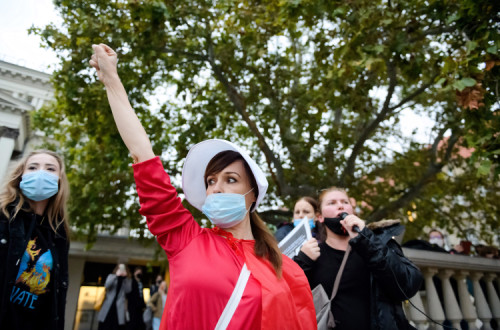 Apesar dos confrontos com a polícia em algumas cidades, tendo esta reprimido as manifestantes com gás pimenta, as manifestações deverão continuar ao longo do fim de semana.