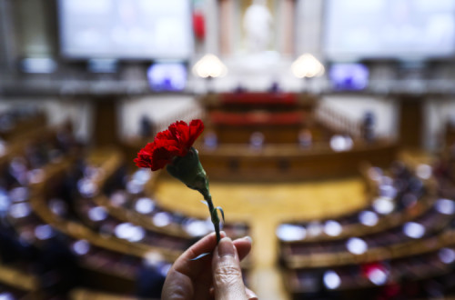 Cerimónias comemorativas do 25 de Abril no Parlamento. Foto de ANTÓNIO COTRIM/LUSA.