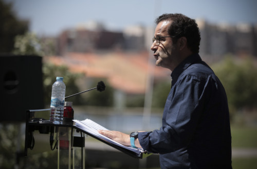 António Louro Miguel, cabeça de lista do Bloco à Câmara de VIla do Conde. Foto de MANUEL FERNANDO ARAUJO/LUSA.
