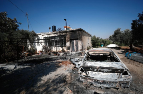 Imagens da destruição provocada pelo ataque dos colonos em Turmus Ayya, na Cisjordânia.