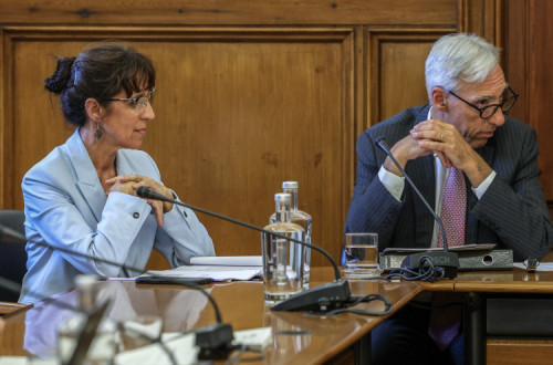 João Cravinho e Helena Carreiras na Comissão Parlamentar de Defesa. Foto de Tiago Petinga/Lusa.