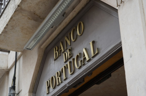 Duas firmas de advogados fizeram contratos com o Estado no valor de 18 milhões