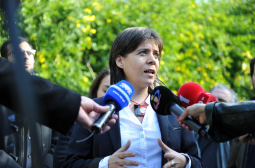 Catarina Martins:  "Quando a TAP for vendida a privados e os privados decidirem que em vez de terem Lisboa como um aeroporto de referência, vão tê-lo em Madrid ou noutro sítio qualquer, isso sim vai lesar a TAP, isso sim vai lesar o país". Foto de Paulete Matos