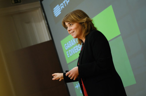 Os «objetivos de serviço público devem acompanhar os novos debates», nomeadamente a abordagem dos temas climáticas e da sustentabilidade, disse Catarina Martins. 