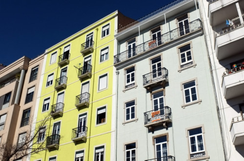 O estudo toma nota positiva dos programas recentes para controlar os preços das rendas cobradas aos mais jovens, aos deficientes, idosos e famílias com filhos pequenos.