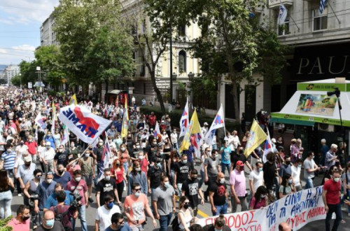 Manifestação a dez de junho contra a nova lei laboral grega. Foto do Twitter.